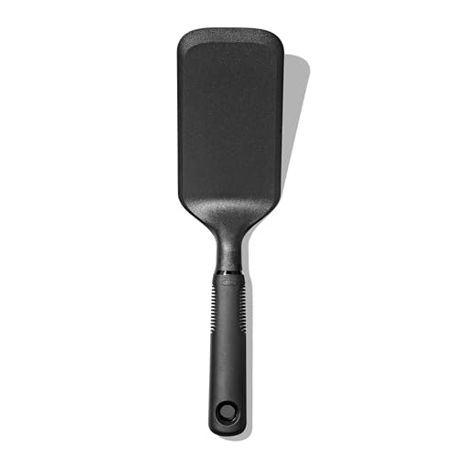 OXO Good Grips Spatule à Lasagne en Nylon – Ustensile de Cuisine Résistant à la Chaleur – Idéal pour Servir des Lasagnes, des Pâtes et Plus