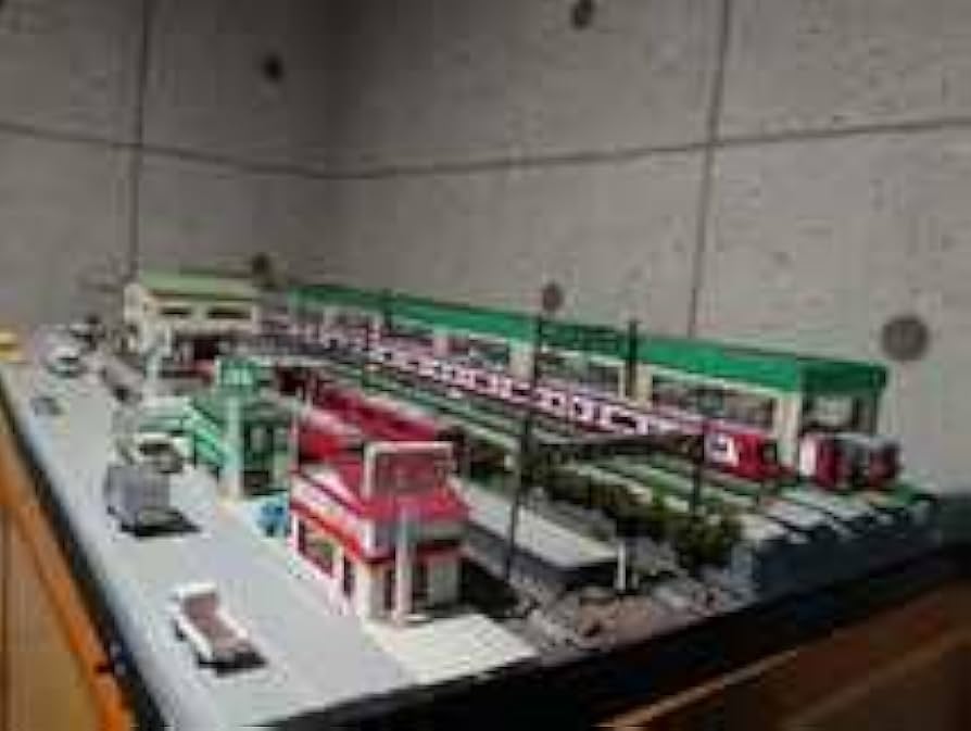 Amazon.co.jp: N ゲージ ジオラマ 4線車両基地&近郊駅2線 ライト