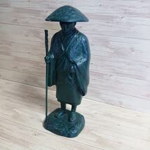 ♢582 親鸞聖人 仏像 立像 金属工芸品 置物 高さ約32cm 現状品 Amazon.co.jp: 親鸞聖人像 置物 金属 合金製 仏像 親鸞像 : ホーム