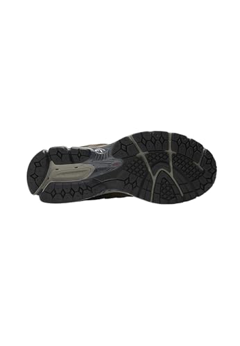 Image of New Balance Men's M2002RCC Sneaker