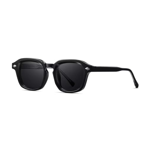 Lunettes de soleil de luxe pour femmes idéales en bord de mer et terrasse