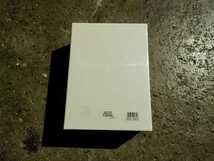 洋書 Martin Margiela Edition 2008 Issue.09 MODEST) BOOKS — (Maison Martin Margiela)(CREAM Issue.9