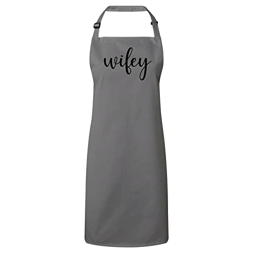 Tablier cuisine premium gris wifey avec calligraphie raffinée de mariage