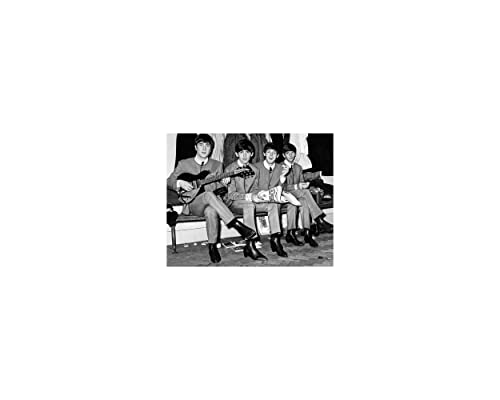 Photo de publicité des Beatles at Sheffield en 1963 – 20,3 x 25,4 cm (DA-630) - Les Beatles, Paul McCartney, John Lennon, RIngo Starr, George Harrison Photo de publicité des Beatles at Sheffield en 1963 - 20,3 x 25,4 cm (DA-630)