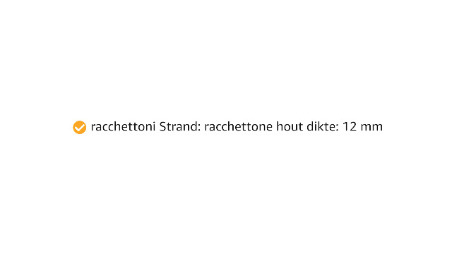 Jong Paar Met Rackets Bij Tennisbaan Het Glimlachen Stock Foto - Image