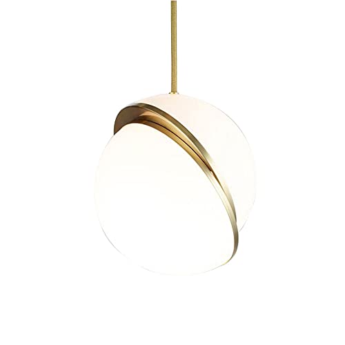 Lustre boule blanc et or pour illuminer votre table de restaurant