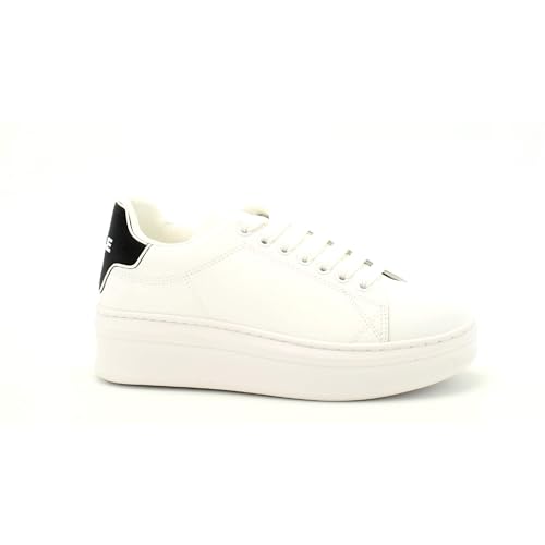 Scarpa bassa casual in ecopelle con decorazione sul tallone colorata
