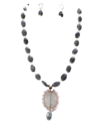Labradorite, rose quartz and Zirconias. Set of necklaces and earrings, handmade, semi-precious stones. Made in Mexico
