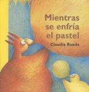 Hardcover Mientras se enfria el pastel (Spanish Edition) [Spanish] Book