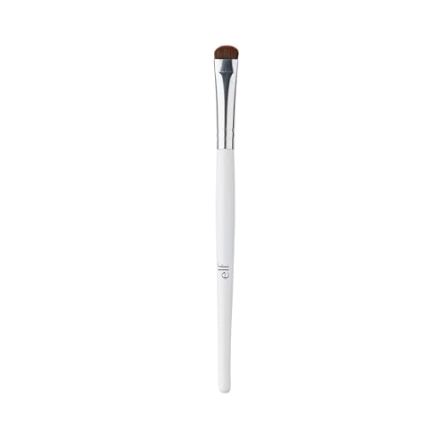 e.l.f. Smudge Brush, Short Curved Brush For Expertly Smoothing Color For A Smoky Look, Perfect For Contouring & Defining Eyes, Vegan & Cruelty-Free