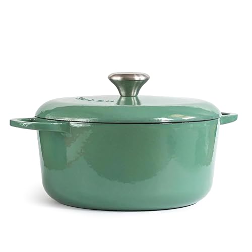 Season Cast Iron Casserole Dish with Lid, Sage – 26cm / 5.4L – Solid Cast Iron Pot for Bread Making, Stews, Roasts and Gentle Oven Cooking - Bringing Steady Heat to Everyday Home Cooking