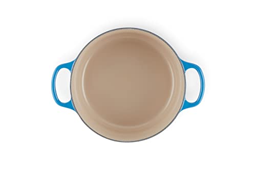 Le Creuset Signature Gusseisen-Bräter mit Deckel, Ø 22 cm, Rund, Für alle Herdarten und Induktion geeignet, Volumen: 3,3 l, 3,932 kg… – Ansicht 5