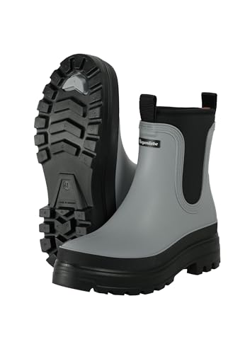 Bottes de pluie courtes contre les pieds froids en caoutchouc gris isolé