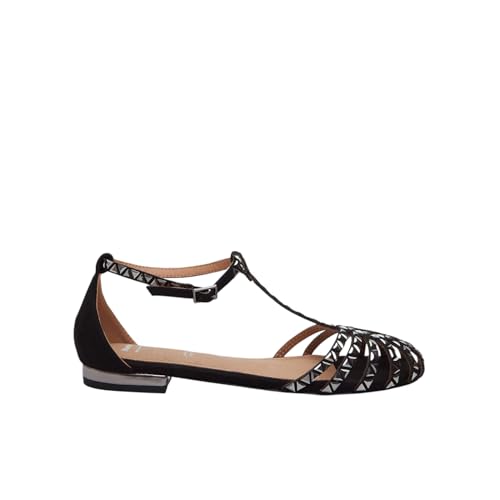 Eleganza moderna: Con design trendy e dettagli alla moda, i sandali aggiungono un tocco di glamour estivo a ogni outfit, rendendo la donna sempre al passo con le tendenze.