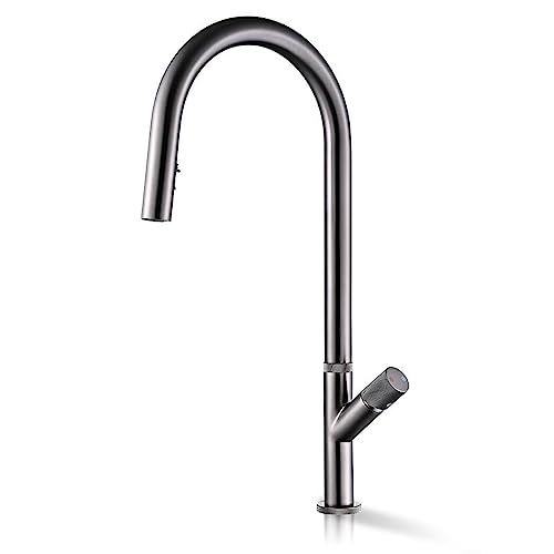 Pistolet de cuisine gris avec tuyaux d'entrée eau chaude et froide