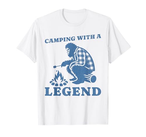 Camping With A Legend Retro Sasquatch para hombres, mujeres y niños Camiseta