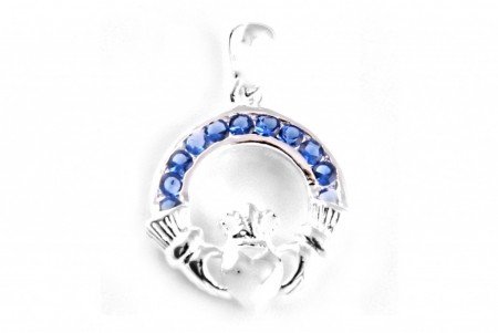 Pendentif Claddagh argent 925 et saphir bleu au design celte raffiné