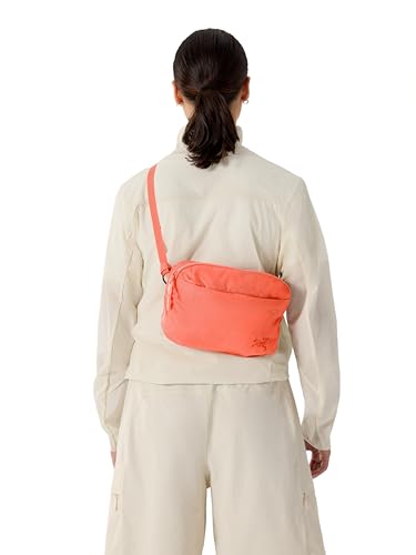 Arcteryx Heliad Crossbody Unisex | Streamlined Bag for the Days Essentials | Reef One Size