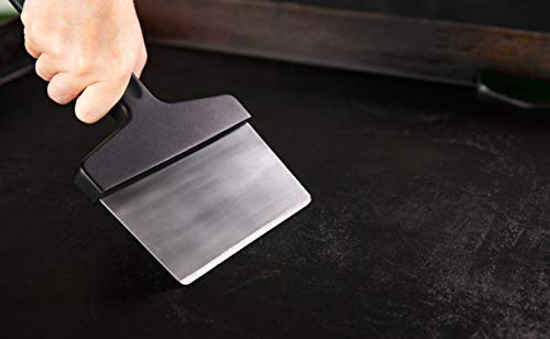 Blackstone 5060 Grill & Griddle Kit 8 Pieces Premium Flat Top Grill Accessories Cleaner Tool Set-1 Stainless Steel 6" Scraper, 3 Scouring Pads, 2 Cleaning Bricks, And 1 Handle, Black #TOP2