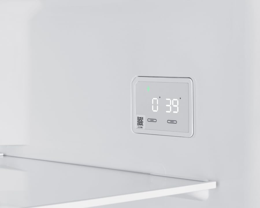 Summit 28" Refrigerator, Top Mount Freezer, Full Size, With Ice Maker, Black - Ctr152bim on Fridge.com - View 5