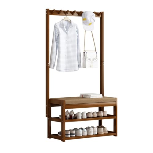Porte-manteau gain de place en bambou pour organiser une entrée étroite avec banc et étagère