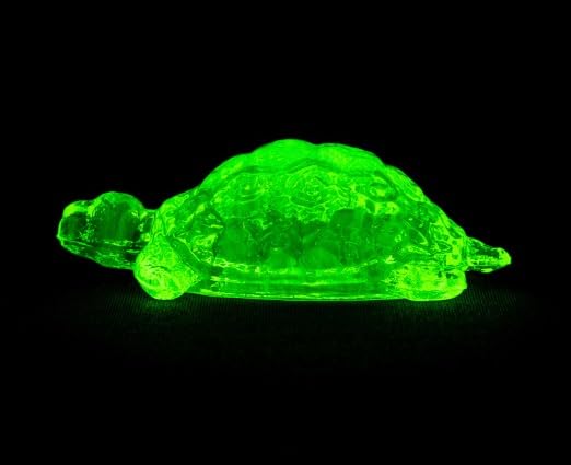 Unique uranium glass made a mano, decorazione – turtle, dimensioni 75 x 45 x 30 mm, vetro Czech Bohemian