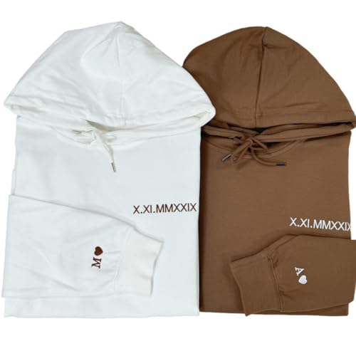 shinedian Sudadera con capucha bordada personalizada con números romanos, iniciales personalizadas a juego, boda, primer aniversario, San Valentín y compromiso, regalo para él, color blanco