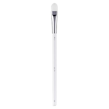 glow flat concealer brush | soft synthetic bristles | precision flat design for seamless coverage | streak-free finish | ideal for concealer & detailed blending | 1 EA