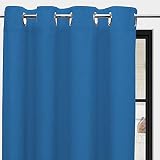 Especificaciones técnicas: Dimensiones: 135 x 250 cm. Material del tejido: 100% algodón, acabado con ojales de color plata mate. Diámetro interior de los ojales: 4 cm.