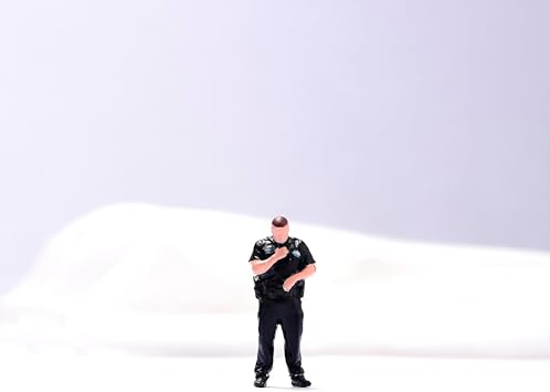 1/64 Scale Miniature Figure Man American Police with Pager Fat Cop Hand Painted Action Figure Model