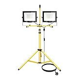 【Ampia Gamma di Applicazioni】In quanto luce di illuminazione a led impermeabile con grado di protezione IP66, adatta per l'illuminazione sia interna che esterna, può essere utilizzata in giardino, cortile, prato, campo da basket e da calcio, paesaggio del patio, cortili, parcheggi, hotel, piazze, manifesti pubblicitari, fabbriche, porti, stadi e altri luoghi in cui è necessaria l'illuminazione.
