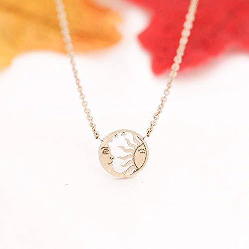 Collier moon pendentif vide en or parfait pour vos soirées - 4