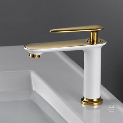 Grifo de lavabo dorado para renovar tu cuarto de baño con estilo