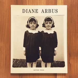 Amazon.co.jp: 洋書 DIANE ARBUS An Aperture monograph ダイアン  