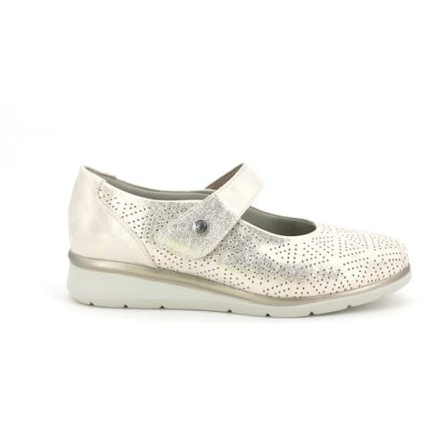 Zapatos Mercedes Pitillos 11030 con cierre adhesivo y troquelado de rombos