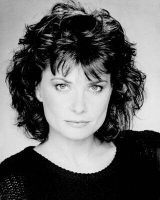 Jane Badler 1980's studio portrait of Diana from V mini-series 8x10 photo