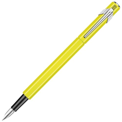 Stylo plume Caran d'Ache jaune pointe moyenne contre la fatigue d'écriture