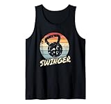 Divertida camiseta de entrenamiento retro con pesas rusas para levantadores que les gusta balancear campanas y pesas, gimnasio y fisicoculturista. Camiseta motivadora e inspiradora para los fanáticos del gimnasio y el fitness. Equipo de entrenamiento de plan de ejercicio saludable para Año Nuevo.