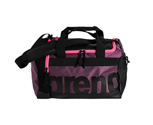 Arena Spiky III Duffle 25 con base impermeable y compartimentos transpirables 2