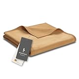 biederlack® flauschig-weiche Kuscheldecke aus Baumwollmischgewebe I Made in Germany I Öko-Tex Made in Green I nachhaltig produziert I einfarbige Wohndecke Cotton Uni - Kamel I Sofadecke 150x200 cm