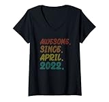 Photo Gallery donna awesome since april 2022 year of birth 2022 retro birthday maglietta con collo a v Photo Gallery donna awesome since april 2022 year of birth 2022 retro birthday maglietta con collo a v