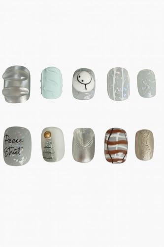 Press on Nails Winter Story/Handmade/Acrylic/Reusable/Christmas Queen Collection/Round Extra Short Length/Salon