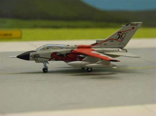 Amazon.com: Herpa Italian Air Force 6 Stormo Panavia Tornado IDS