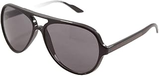 نظارة شمس بتصميم أنيق وعصري توفر حماية كاملة للعينين من أشعة الشمس، وتجمع بين الفخامة والراحة لتناسب جميع الإطلالات اليومية وتمنحك أناقة تدوم طوال اليوم.