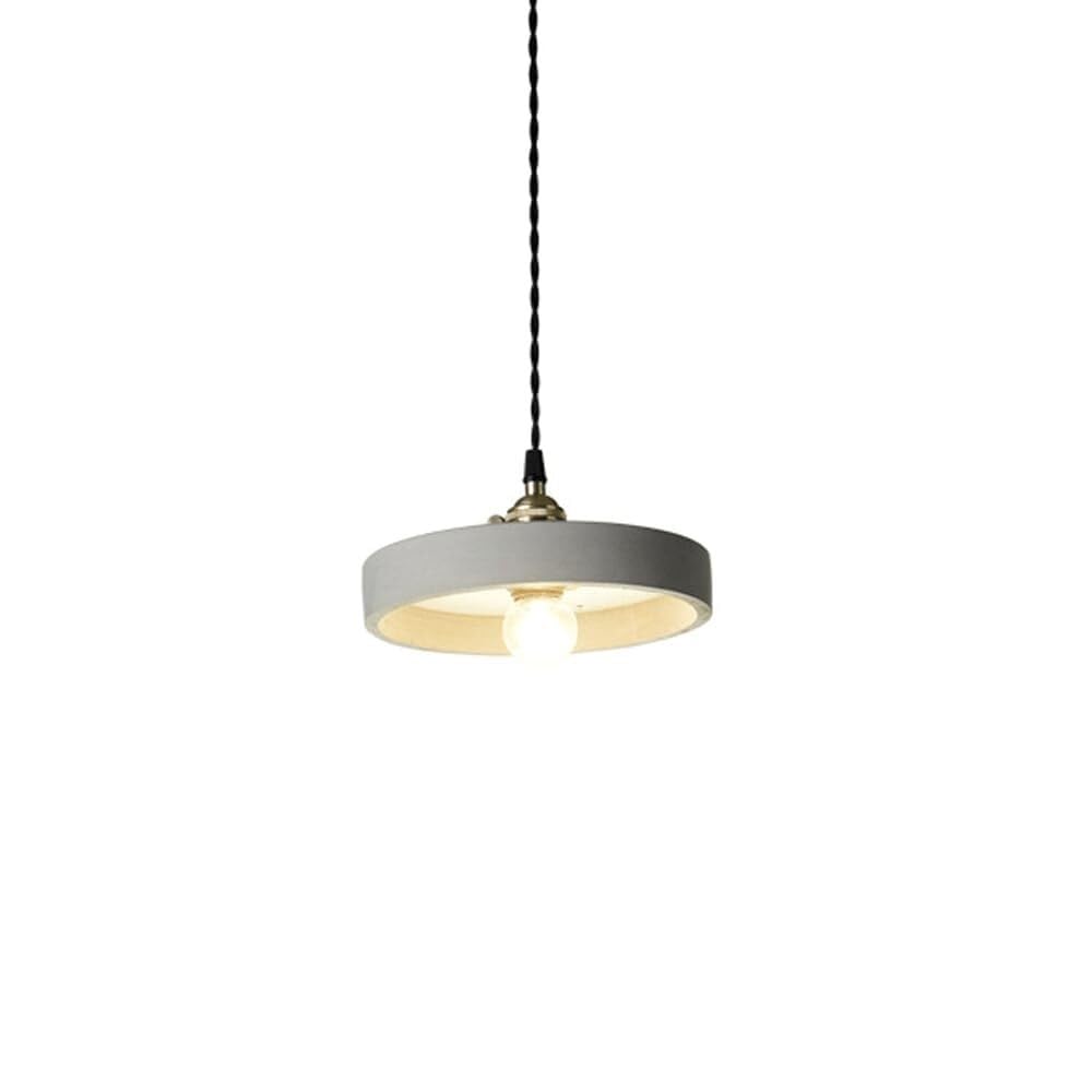 Suspension marbre et design nordique pour salle d'exposition