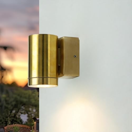 Vero ottone: resistente alle intemperie, antiruggine anche sulle coste; IP64: elevata protezione contro gli spruzzi; antipolvere e fatto a mano: qualità premium Made in EU