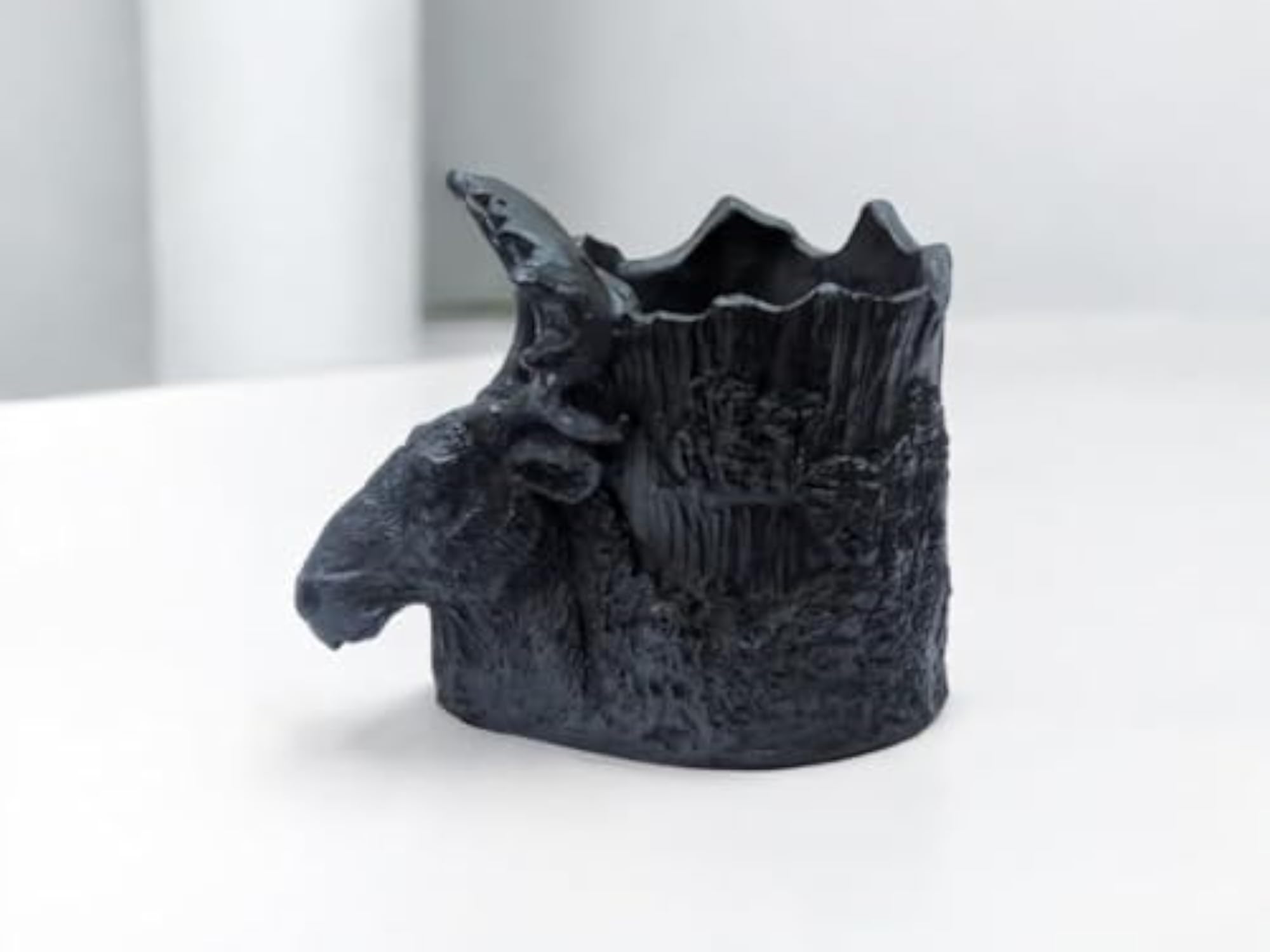 Deer Pen Stand with Ashtray, Rustic Decorative Design