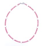 Das Schmuckstück wird in einer Geschenkpackung geliefert.