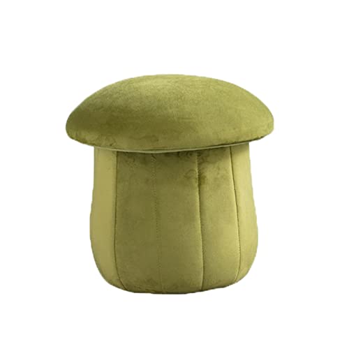 Petits transats dans la chambre et tabouret de canapé rembourré