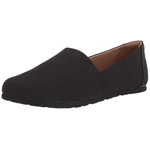 Amazon Essentials Women’s Casual Slip-On Canvas Flat